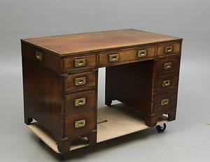 SKRIVBORD, England, 1900-talets andra hälft.