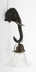 VÄGGLAMPA, i form av elefant, 1900-tal.