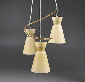 TAKLAMPA, Mässing, gult glas, 1900-talets mitt.