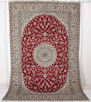 Persisk handknuten matta med silkesinslag Nain, mått 306x200 cm.