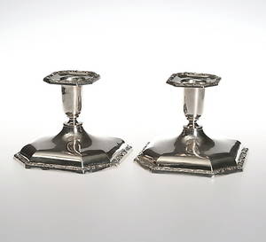 LJUSSTAKAR ett par, silver, Norge med svensk importstämplar, 1900-tal.