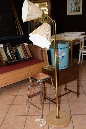 Golvlampa 2-armad
