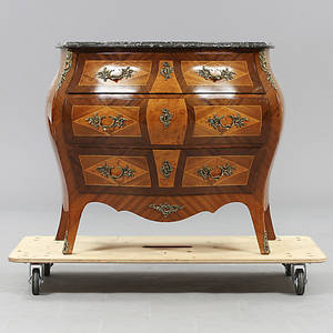 BYRÅ, rokokostil, 1900-tal.