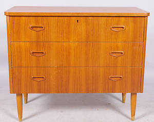 BYRÅ, 3-lådig, teak, 1960-tal.