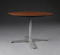 Arne Jacobsen. Cirkulært sofabord