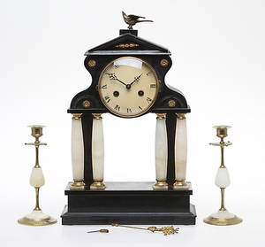 BORDSPENDYL samt LJUSSTAKAR 1 par, sekelskiftet 1900.