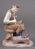Bing  Grøndahl. Figur nr. 2228, skomager