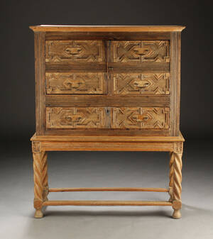 Dækketøjsskab, egetræ