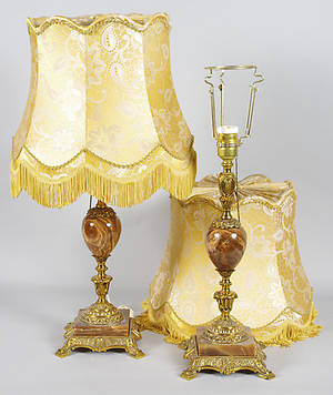 BORDSLAMPOR, 1 par, mässingmarmor.