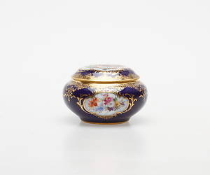DOSA, porslin, Meissen, troligen 1800-tal.