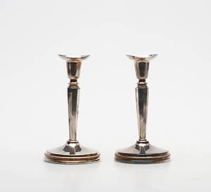 LJUSSTAKAR, ett par, silver, MGAB, Uppsala 1986.
