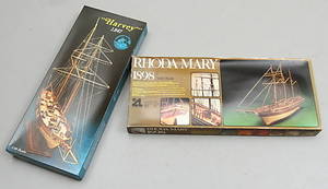 BYGGSATSER, 2 st, båtmodeller, Rhoda Mary samt Harvey, i originalkartonger.