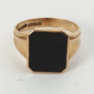 RING 18k guld. 5.6g inkl. sten