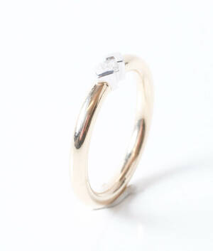 Brillantring udført i 14 kt guld, 0.09 ct