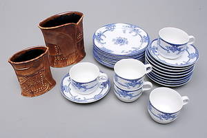 KAFFESERVIS, 27 delar, flintgods, Ulrika - Rörstrand VASER, 2 st, stengods, Rörstrand - B.Vallien.