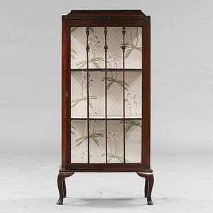 VITRINSKÅP, 1900-tal.