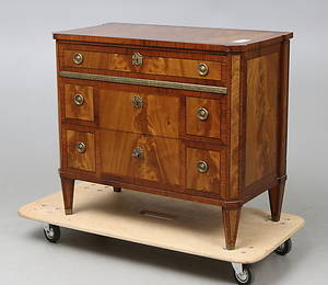 BYRÅ, Gustaviansk stil, 1800 tal.