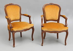 KARMSTOLAR, ett par, nyrokokostil, 1900-tal.