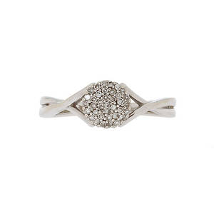 RING, 18k vitguld med 37 mindre diamanter, totalt ca 0,18ct. 3,1g.