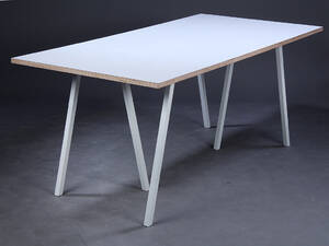 Leif Jørgensen for HAY, Loop Stand bord 