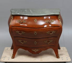 BYRÅ, rokokostil, 1900-tal.