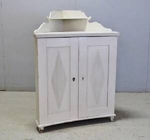 Hörnskåp, 1800-tal