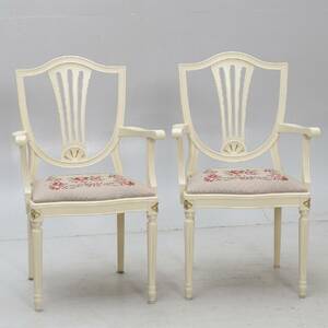 KARMSTOLAR, ett par, gustaviansk stil.