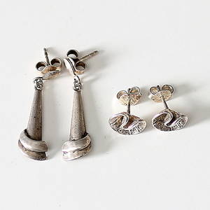 ÖRHÄNGEN, 2 par, silver, Finland. 1900-talets andra hälft.