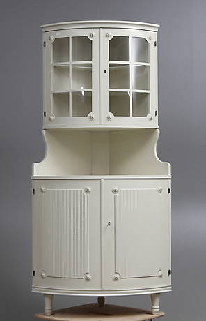 HÖRNSKÅP, gustaviansk stil, 1900-tal.