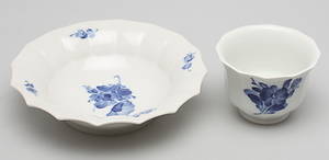 SKÅLFATSKÅL 2 st, Blå blomst, Royal Copenhagen, Denmark.