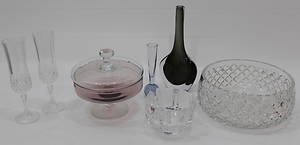 GLASFÖREMÅL 7 stycken.