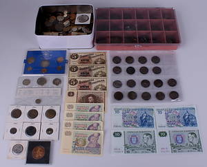 MYNT och SEDLAR, svenska  utländska.