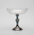 SKÅL PÅ FOT, glas och vitmetall, 1900-talets första hälft.