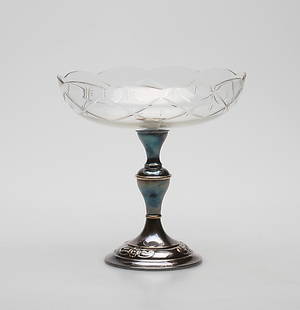 SKÅL PÅ FOT, glas och vitmetall, 1900-talets första hälft.