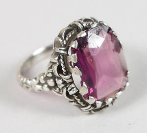 RING, silver med ametist.