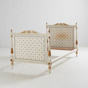 Säng gustaviansk stil