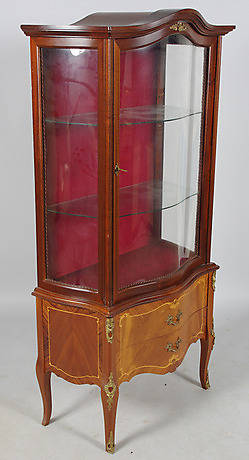 VITRINSKÅP, mahogny, rokokostil, 1900-tal.