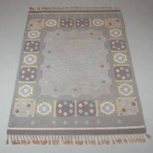 RÖLLAKANMATTA 167x235cm
