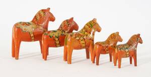 Dalahästar 5st, omkring 1900-talets mitt