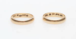 RINGAR, 2 st, 18k guld, vikt ca 7,8 gr.