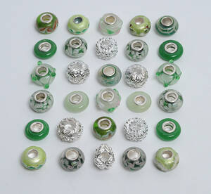Charlotte Borgen - 30 charms - grøn