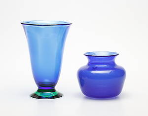 VASER, 2 st, glas, Orrefors och Erik Höglund.