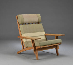 H. J. Wegner. Højrygget lænestol, model GE-375