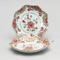 TALLRIKAR, ett par, porslin. Kina, Qianlong 1735-96.