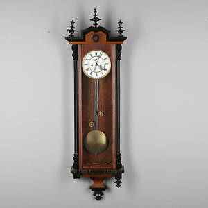 VÄGGPENDYL, nyrenässans, 1900-talets början.