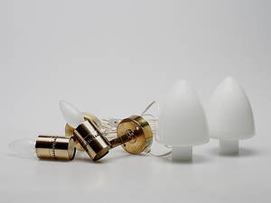 VÄGGLAMPOR, ett par, mässing och glas, Hans-Agne Jakobsson, Markaryd, 1900-talets andra hälft.