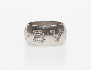BVLGARI, Monologo, ring, vitguld 18k med brillianter ca 0.75 ct, Italien, vikt ca. 12.9 gram.