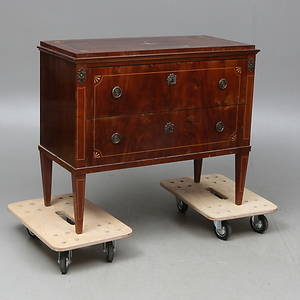 BYRÅ, gustaviansk stil, 1900-talets början.