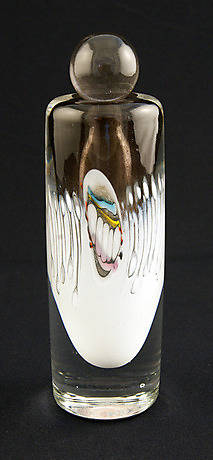 KUNSTFLAKON. Ingrid Donhauser. Boden monogrammiert ID.