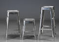 Tre taburetter af blankpoleret metal 3